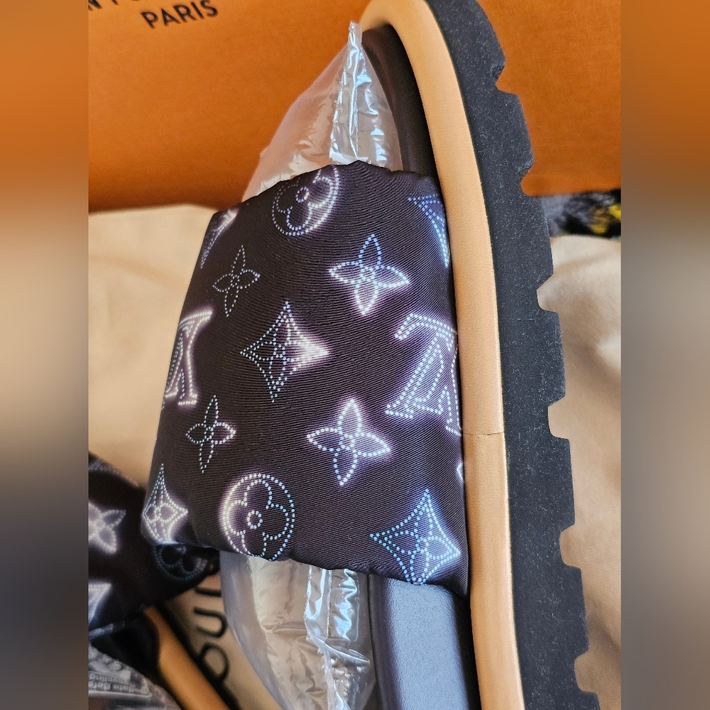 Louis Vuitton Pillow Pool Sandal Size EU40=10US Blue Black - Picture 8 of 16